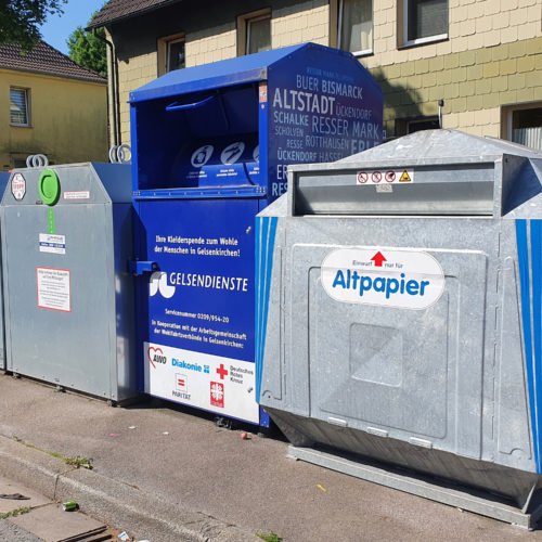 Ein Standort für Depotcontainer für Altpapier, Altkleidung und Altglas in Beckhausen-Sutum.